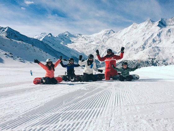 Kids Snowboarding Lessons (7-12 y.) for Beginners Kids Snowboarding Lessons (7-12 y.) for Beginners